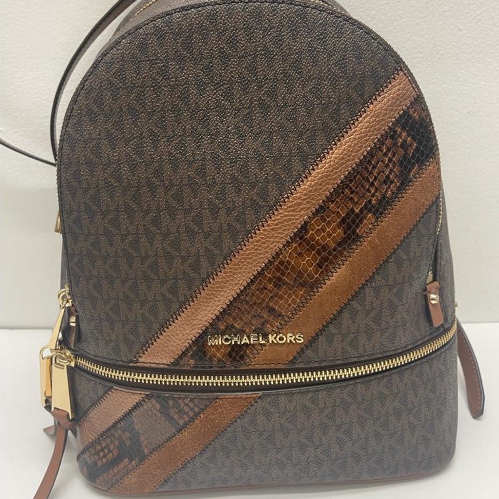 ❌SOLD❌Michael kors medium size backpack - Picture 1 of 6